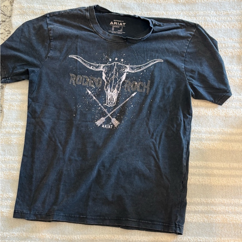Ariat women’s  Dark Gray Bull Graphic Tee